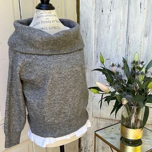 H&M, HEATHER GRAY SWEATER  BNWT Size S